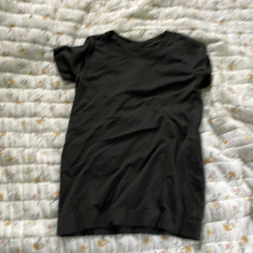 Black lululemon top